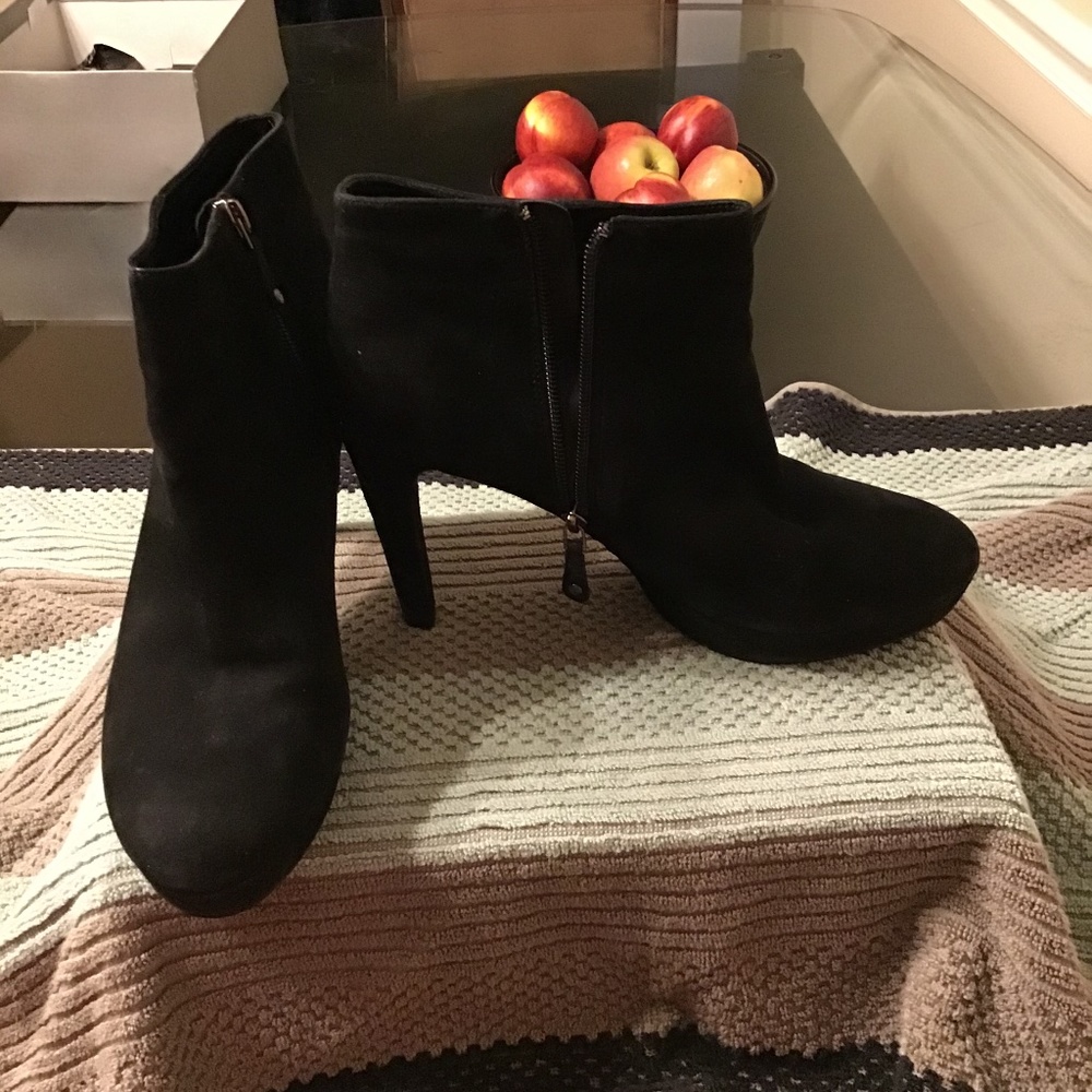 Rockport Heeled Bootie Size 11
